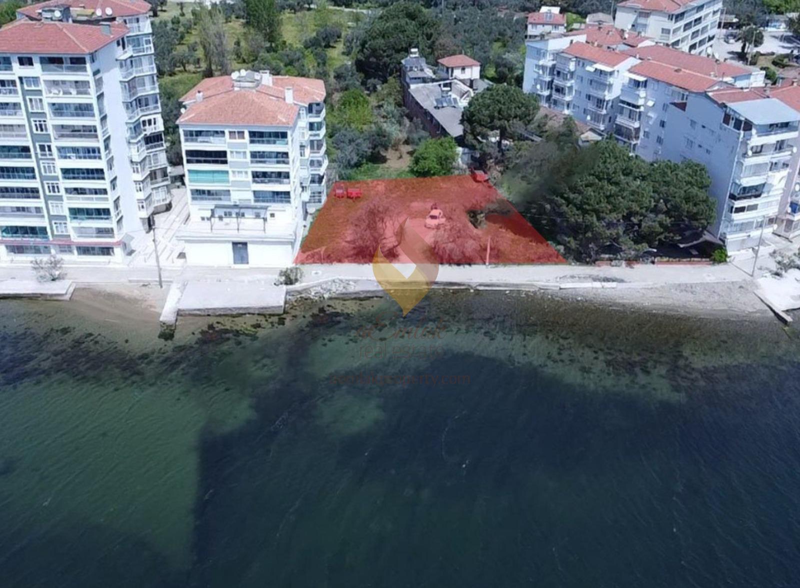 أرض على البحر في كمليك 