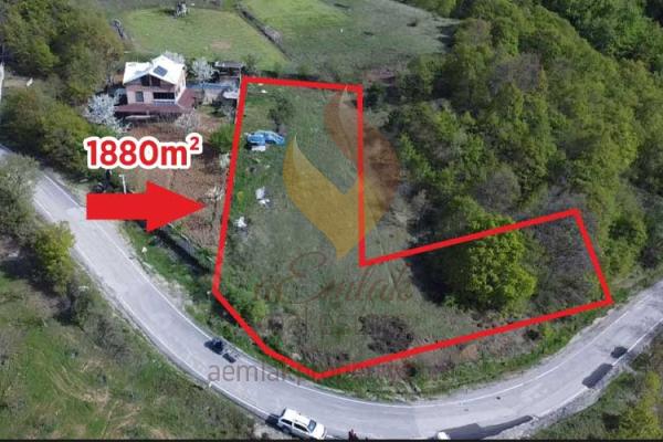 أرض مخصصة للأعمار و المنظر من الأحلام